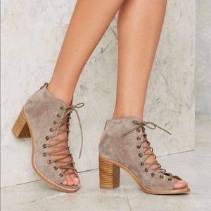 Jeffrey Campbell Cors chunky Lace up heels